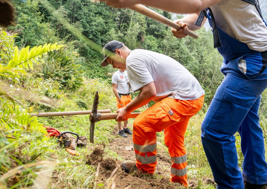 Lehrlingslager 2025 – ANLIKER Lernende im Einsatz in Guttannen (BE)