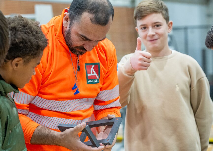 Schülerinnen und Schüler entdecken unser Handwerk
